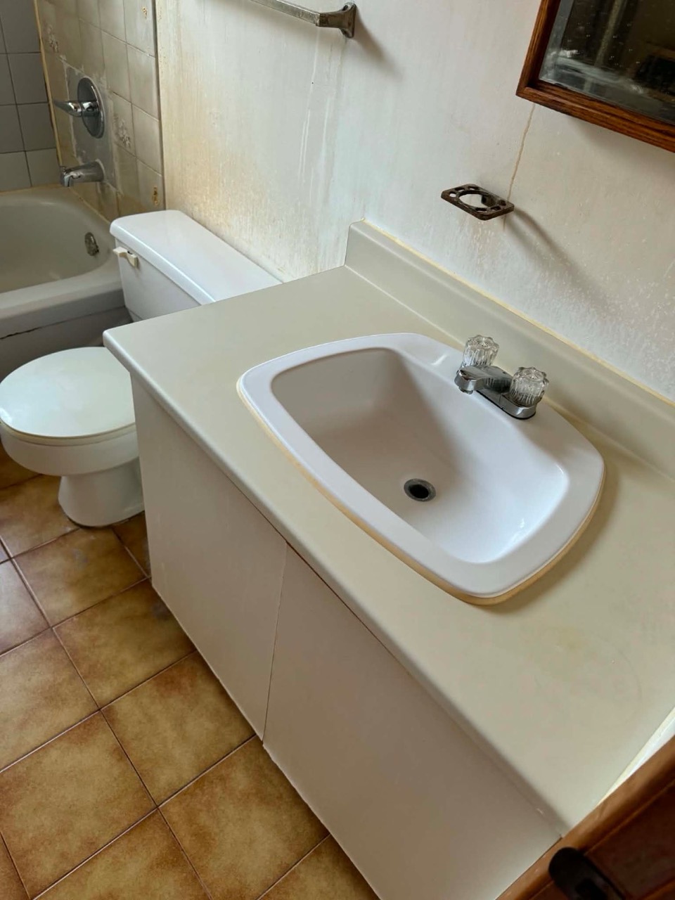 Spotless residential bathroom in Montréal